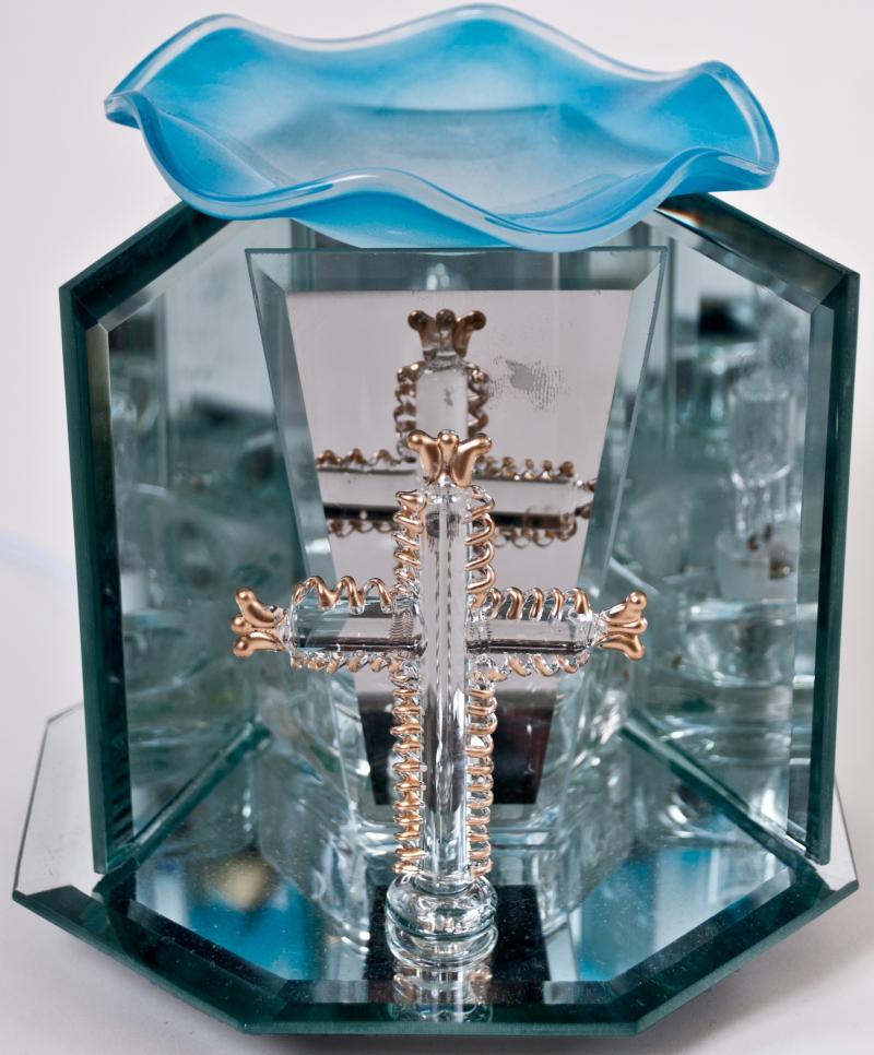 -e258 Electric Tart burner with a gold trimmed cross