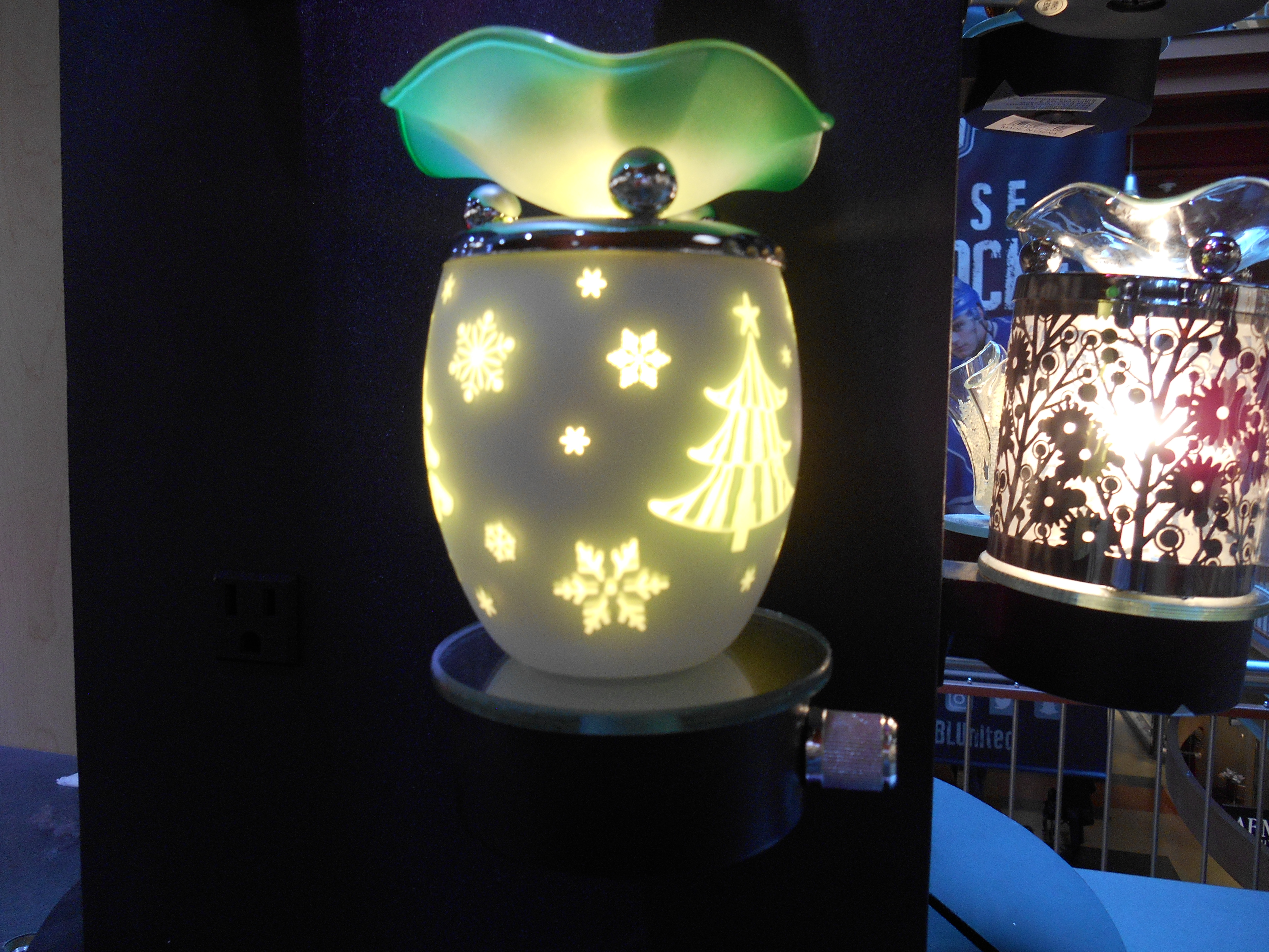 --- 709or Tart burner, oil warmer, nightlight or
