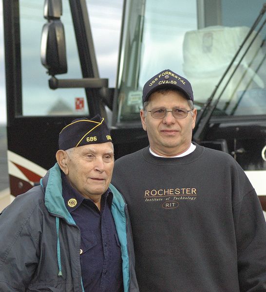 Honor Flight takes vets to DC