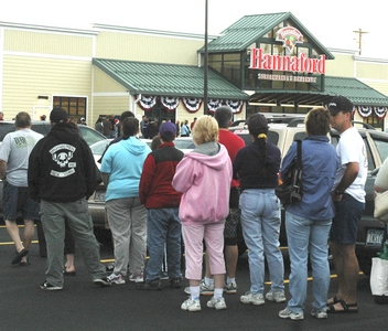 Crowd greets new Hannaford