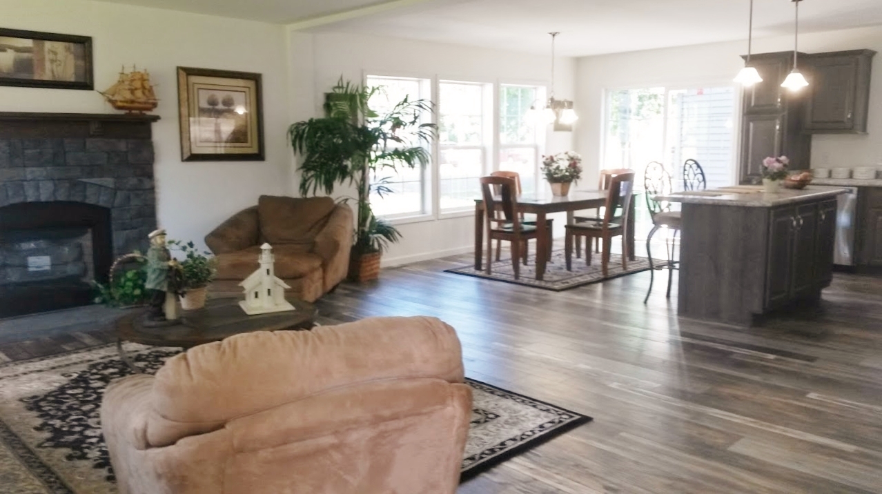 One more look into the living area