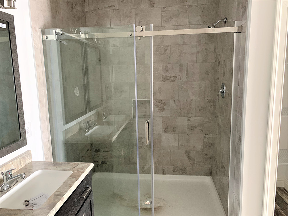 Large Ceramic Shower With Glass Barndoor