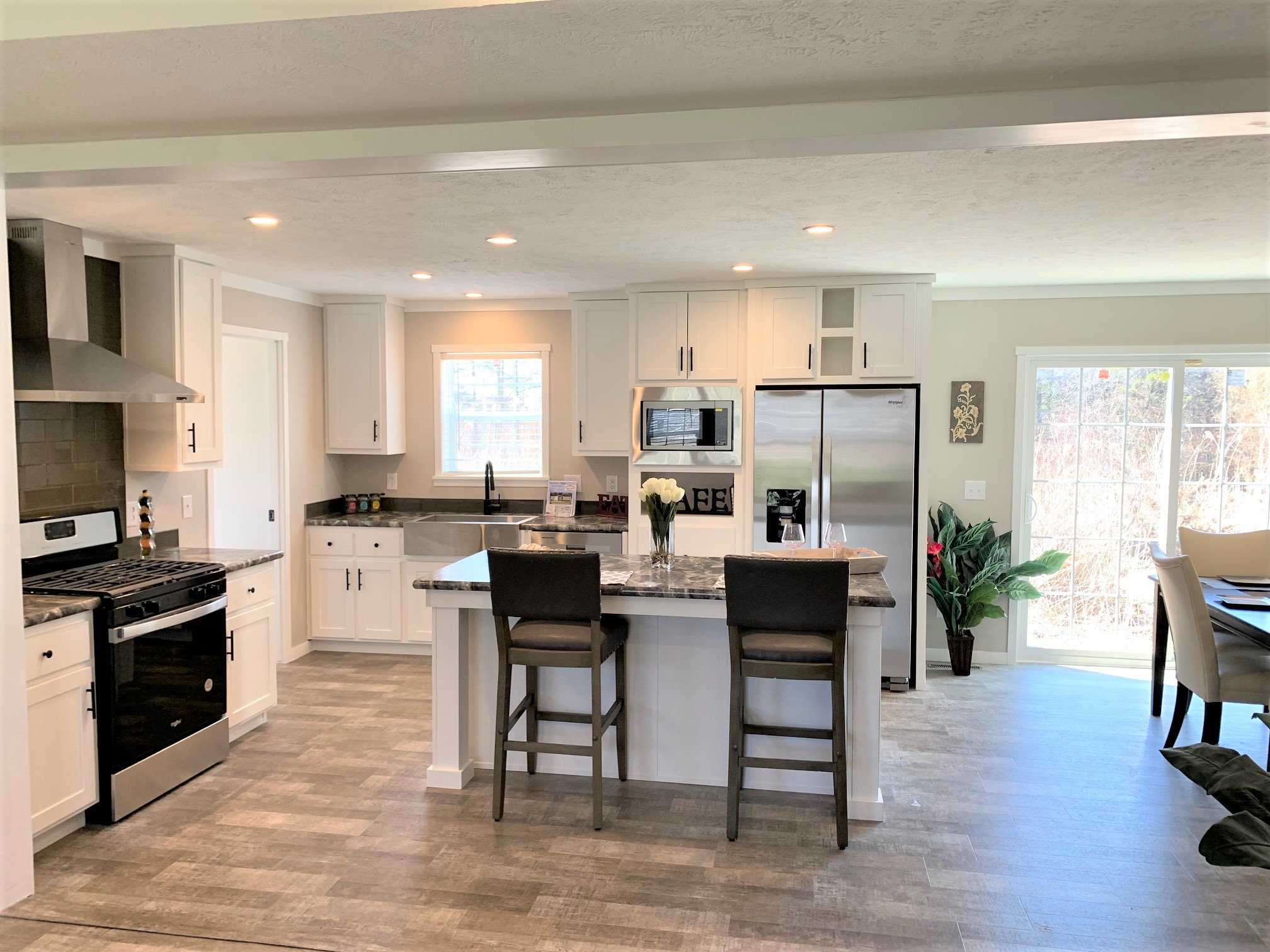 Deluxe Kitchen And Dining Area