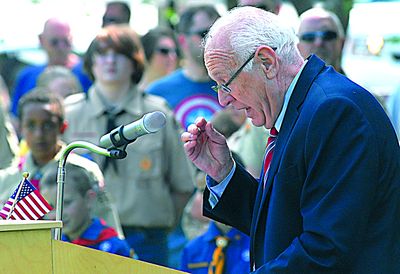 Sunshine greets Memorial Day crowds